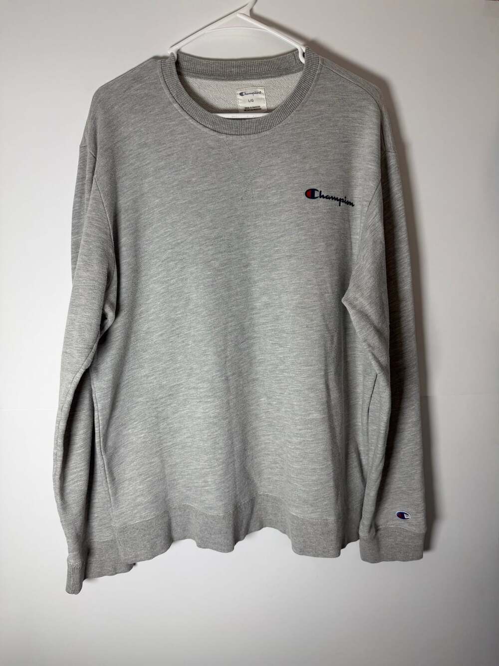 Champion Grey Sweatshirt Size L Crewneck Pullover Sweatshirt